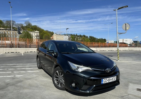 Toyota Avensis cena 67790 przebieg: 138500, rok produkcji 2017 z Gdańsk małe 436